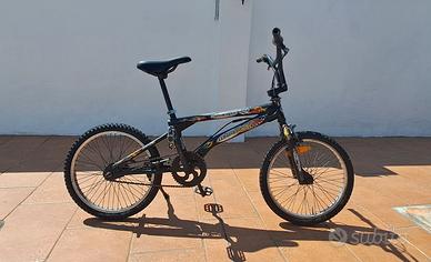 bicicletta bmx