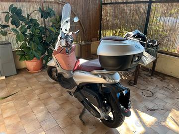 Beverly 350 ie 2015 14320km