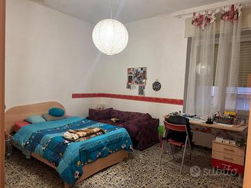 Via Principessa Maria  ampia stanza a studenti