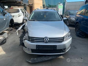VOLKSWAGEN PASSAT 1.4B-M - ANNO 2014 - PER RICAMBI
