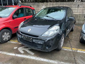 Ricambi usati per Renault Clio TCe del 2011