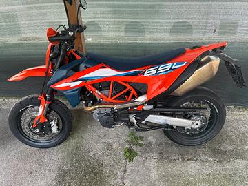 KTM 690 SMC-R (MY2024)