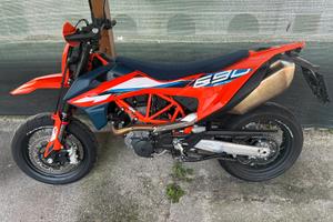 KTM 690 SMC-R (MY2024)