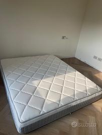 Materasso matrimoniale come nuovo