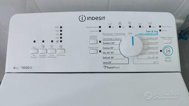 Lavatrice Indesit carica dall'alto