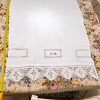 Antico Asciugamano 100% lino  con pizzo e trina a 