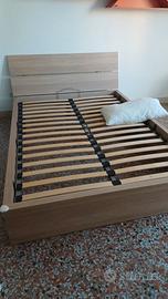 Letto matrimoniale alla francese con rete a doghe 