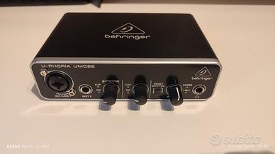 interfaccia audio Behringer U-Phoria UMC22