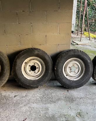 Cerchioni Defender 16 pollici acciaio con gomme