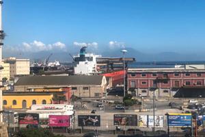 Appartamento con terrazzino - napoli centro