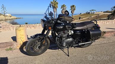 Triumph Bonneville T120 Black