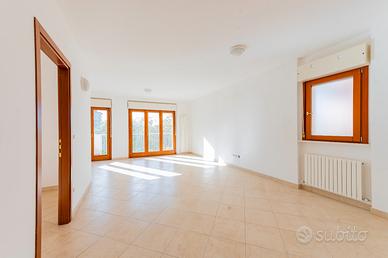 NUOVI appartamenti, 3 bagni, posto auto coperto