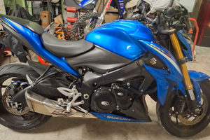 Suzuki gsx s 1000