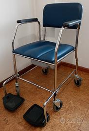 Sedia a rotelle comoda per anziani e disabili 