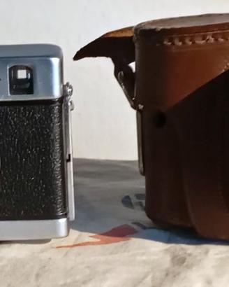 FOTOCAMERA RUSSA CHAKA 2  ANNI 60 CON ASTUCCIO.
