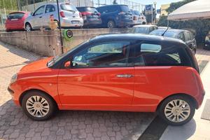 LANCIA Ypsilon 1.2 16v Momo design