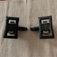 Pedali SHIMANO base-attacco MTB