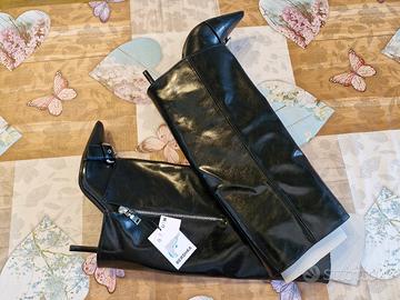 stivali pelle donna n.37 Bershka