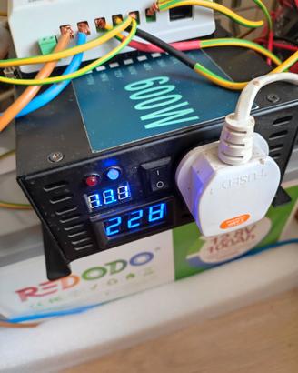 inverter  convertitore trasformatore 12 V a 220 V