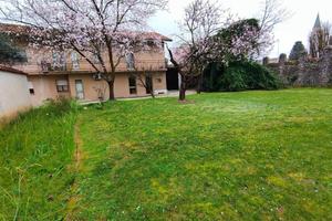 Corte interna due case, rustico, garage e negoziet