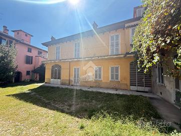 CASA SEMINDIPENDENTE A CALCO