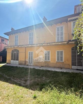 CASA SEMINDIPENDENTE A CALCO