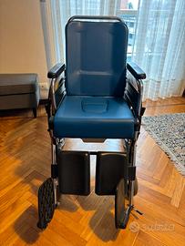 Sedia a rotelle comoda, marca Surace