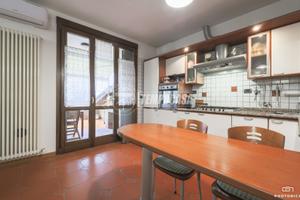 VILLETTA A SCHIERA CON GIARDINO PRIVATO E GARAGE D