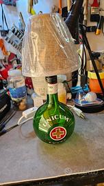 Lampada artigianale con bottiglia di liquore