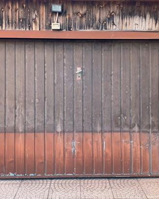 Porta basculante per box auto gratis