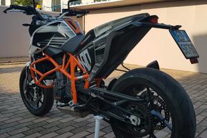 KTM 690 DUKE