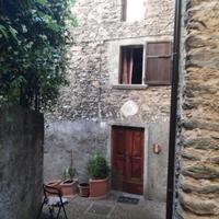 Casa Rustica Indipendente su 4 Livelli a Introzzo