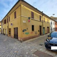 CENTRO 4 LOCALI 110mq IN BIFAMILIARE CON BALCONE