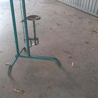 tappatrice a colonna  bottiglie tappi sughero 