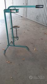 tappatrice a colonna  bottiglie tappi sughero 