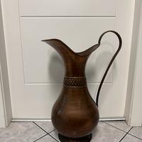 Grande brocca in rame martellato vintage