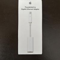 Telecomando Apple e thunderbolt adapter