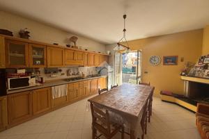 3 LOCALI A MARANO DI NAPOLI