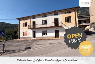 Villa di 378 m² con più di 5 locali e posto auto a