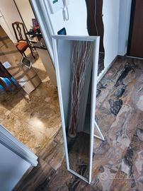 specchio IKEA FLAKNAN