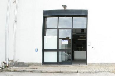 Locale PT arredato ristrutturato