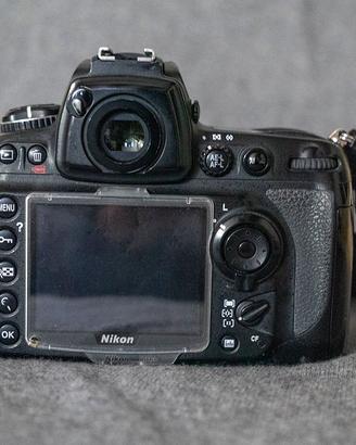 NIKON D700