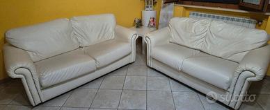 due divani in pelle
