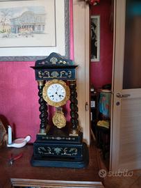 orologio antico a pendolo 