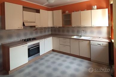 CUCINA COLOR PANNA con elettrodomestici