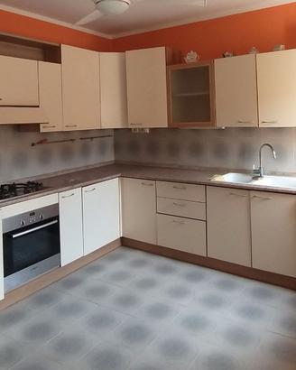 CUCINA COLOR PANNA con elettrodomestici