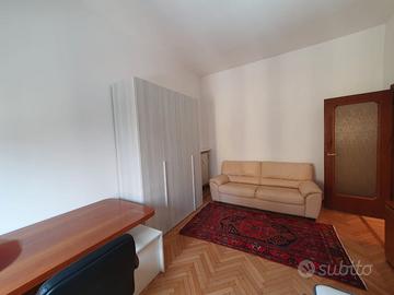 Camera ragazza bovisa