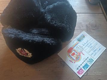 Cartolina e Basco Villaggio Olimpico Mosca 1980