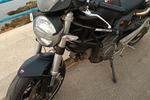 Ducati monster 696 