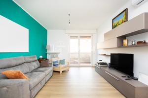 AMPIO BILOCALE RISTRUTTURATO CON TERRAZZO! PIANO A